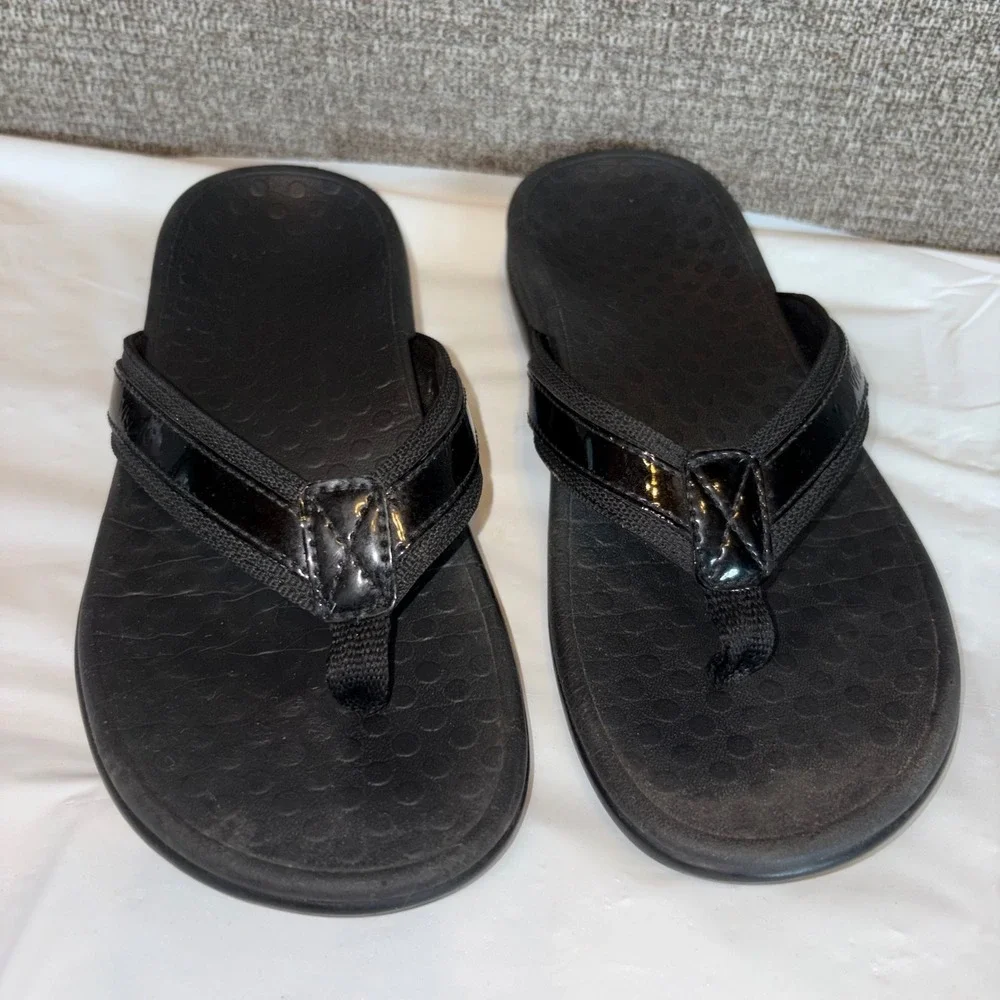 Vionic Tide II Black Orthotic Sandals Womens 5 Flip Flops Patent Leather Trim